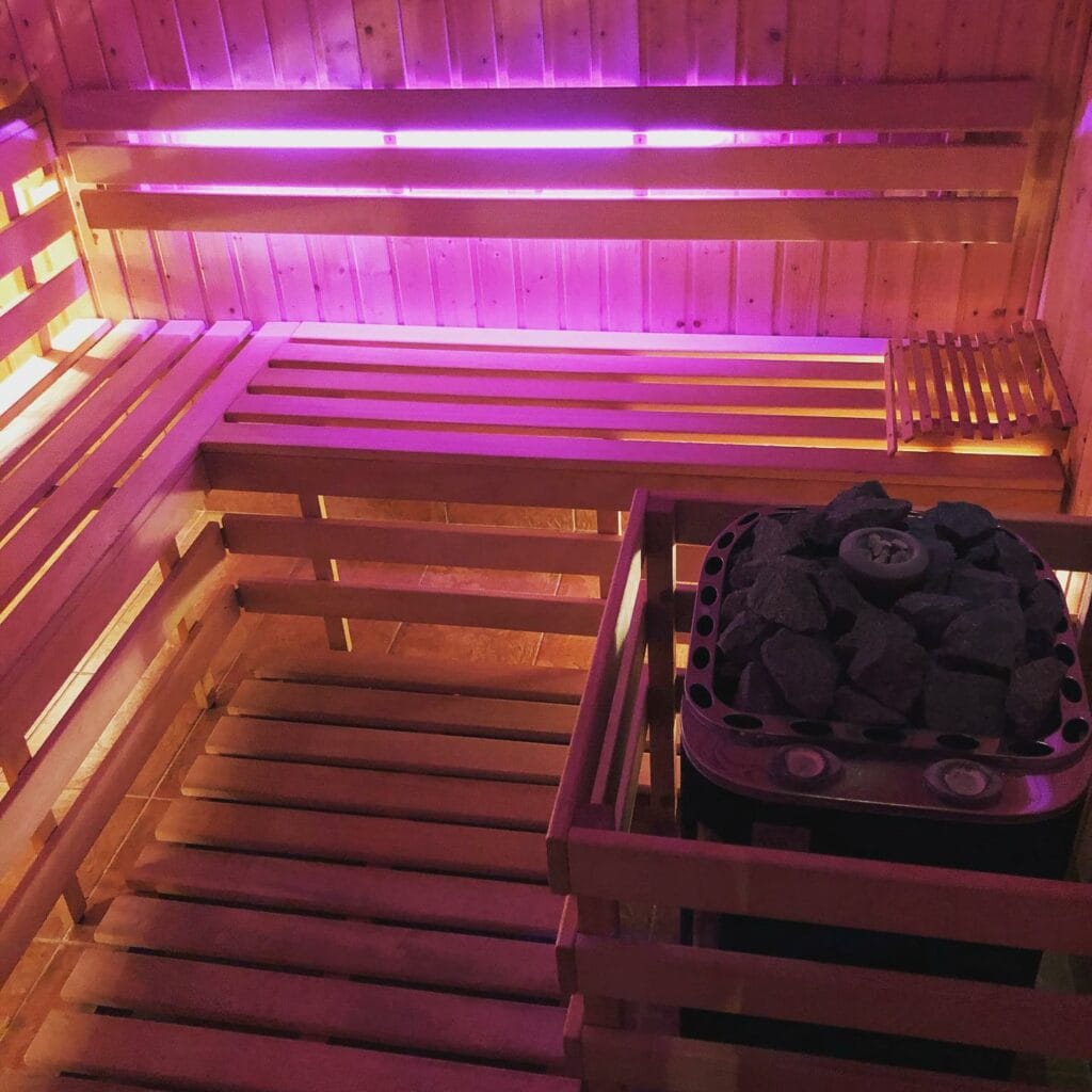 Masážny salón Orchid Sauna & Thai Massage Trenčín ponúka drevenú saunu.