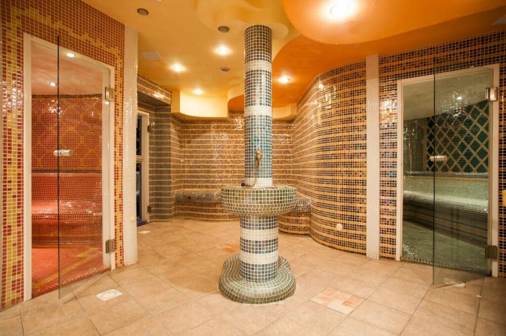 Saunový svet v liečebných termálnych kúpeľoch Sklené Teplice