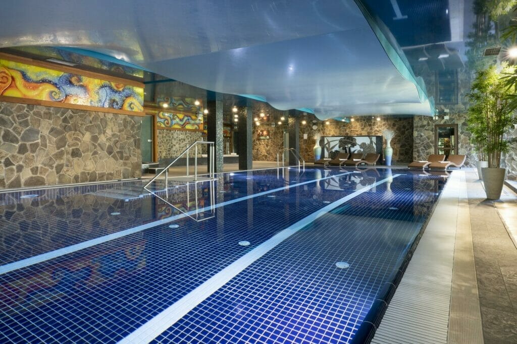 Wellness centrum s krytým bazénom v Hoteli Borovica Štrbské Pleso.