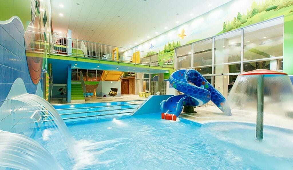 Wellness centrum v Hoteli Sitno Vyhne s detským vnútorným ihriskom a tobogánom.