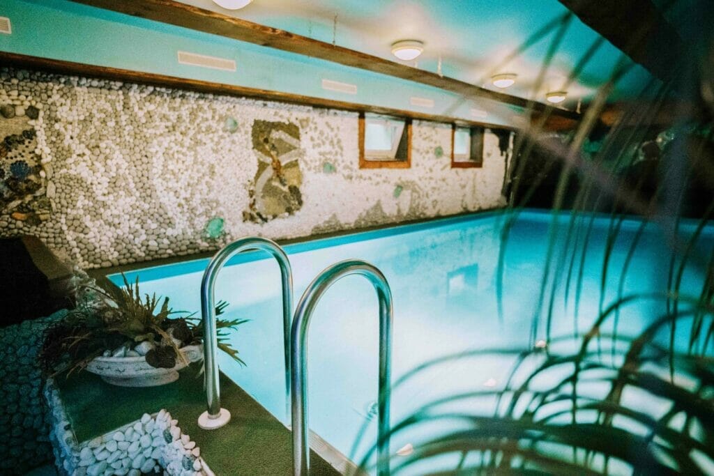 Wellness centrum s bazénom a rastlinami v penzióne San Martin Vrútky.